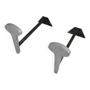 Paire de chenets modernistes - acier