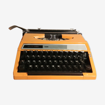 100 Silver Reed typewriter