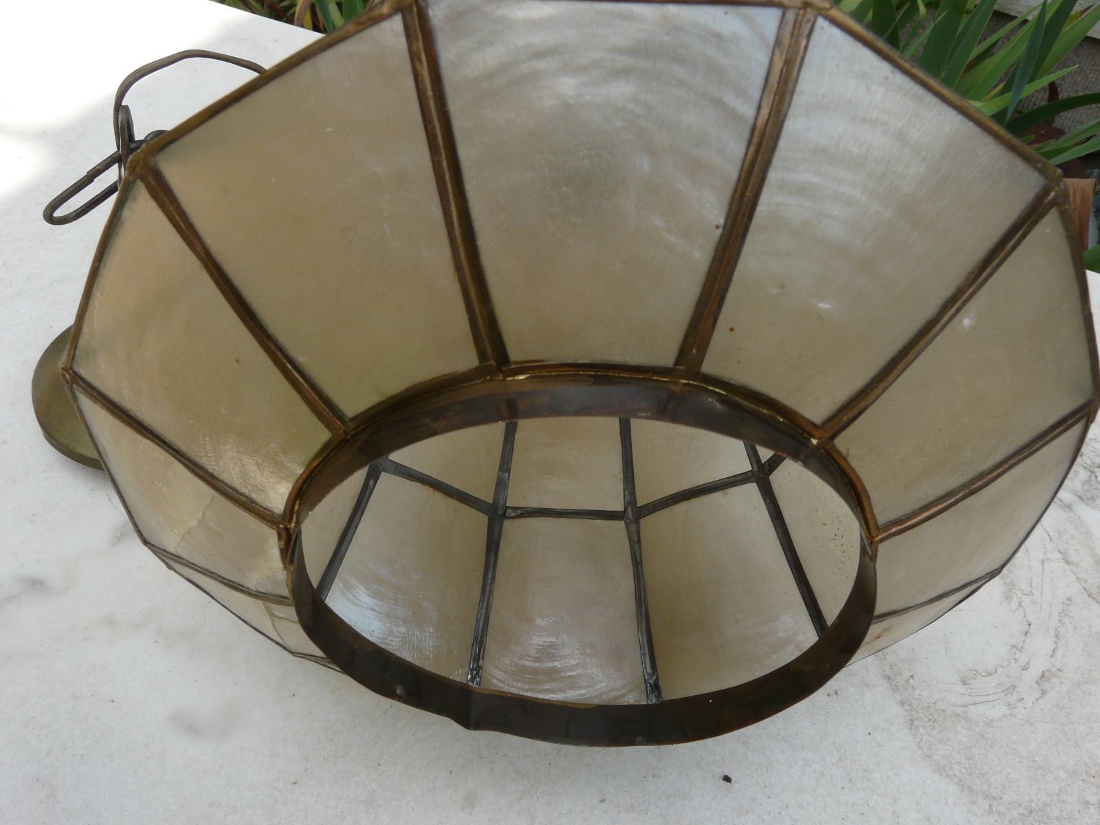 chandelier ceiling suspension in mother-of-pearl and vintage brass