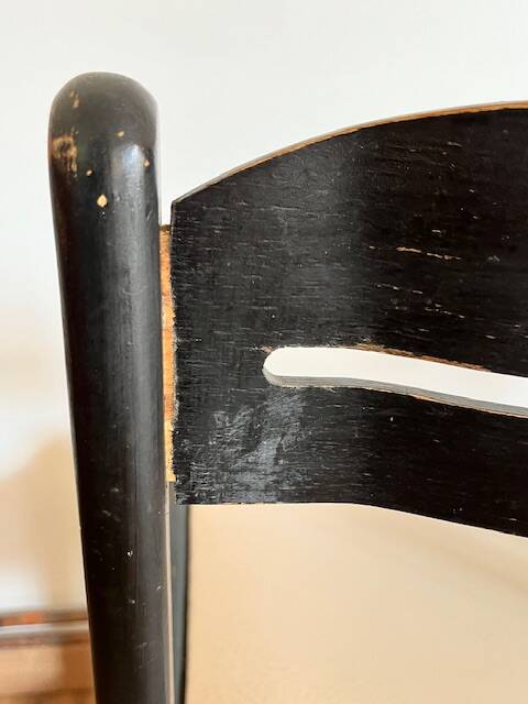 Paire de chaises noires + simili blanc