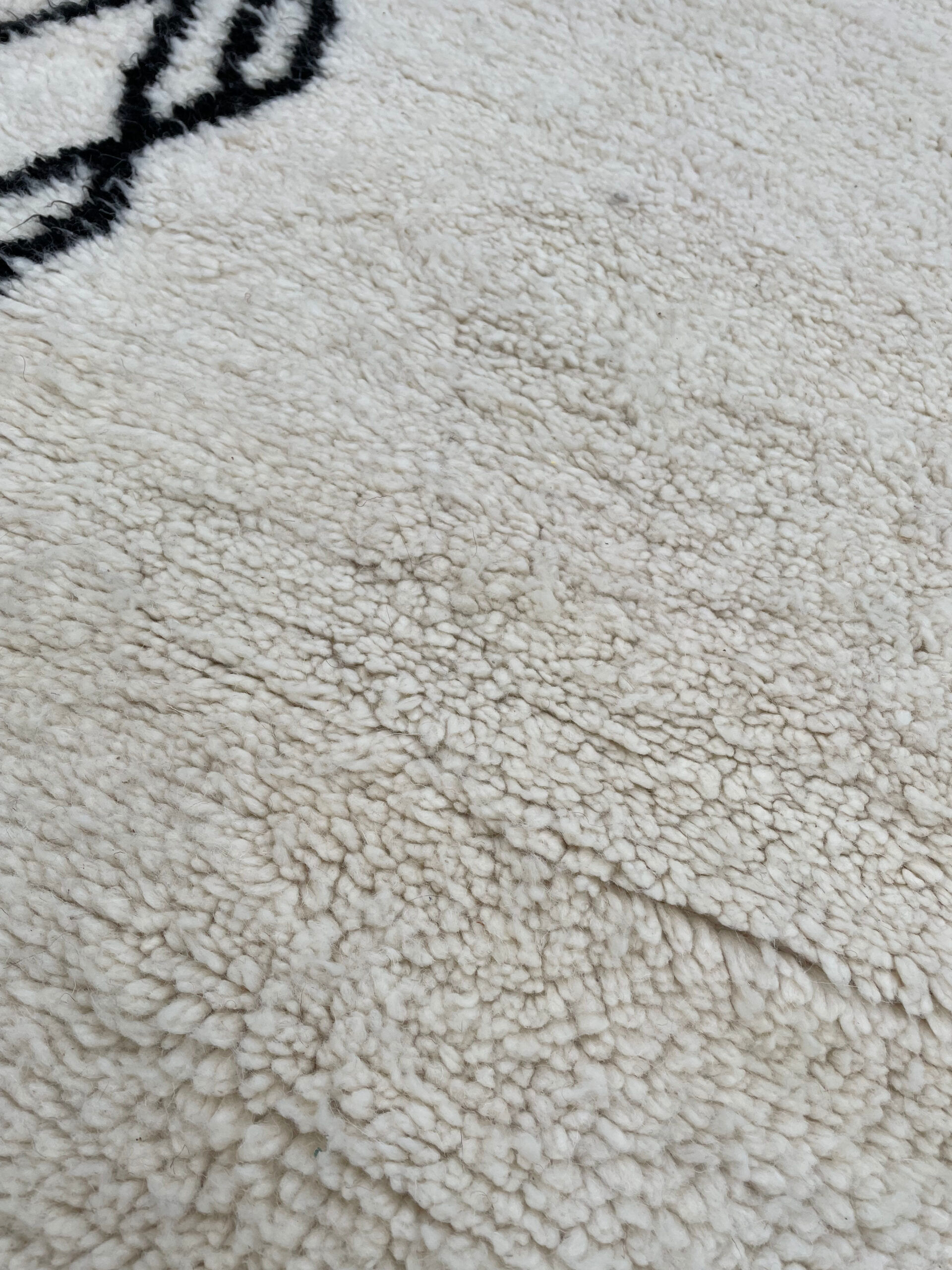 Modern Moroccan berber carpet Beni ouarain 200×320 cm