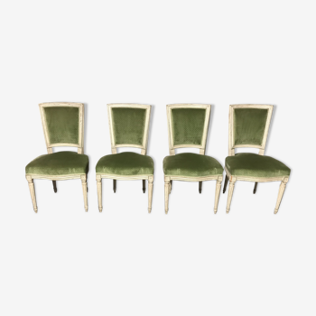 Suite de 4 chaises de style louis XVI en velours vert
