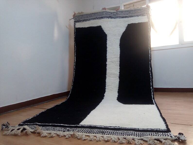 Tapis beni ourain en laine noir