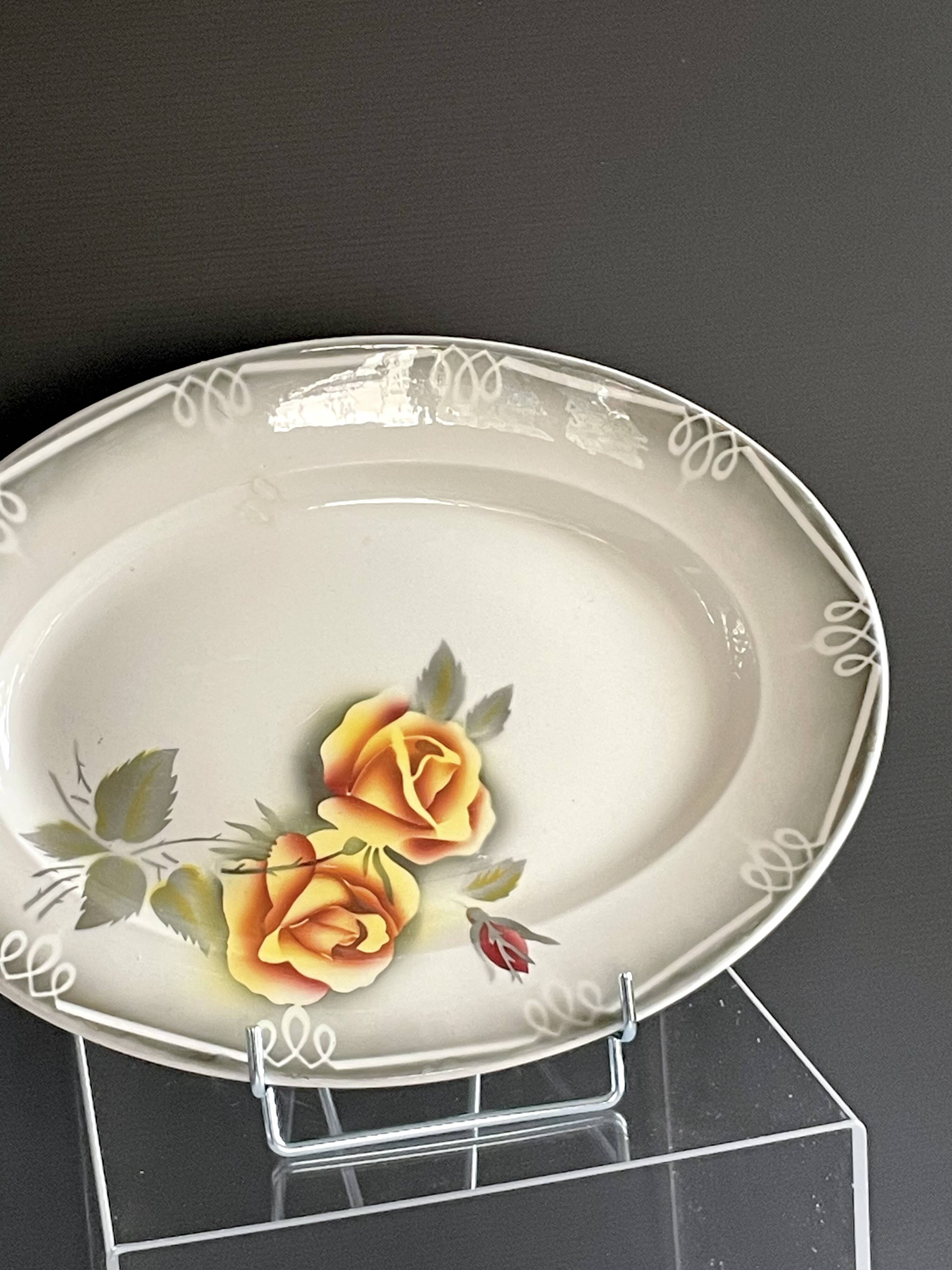 Very nice old dish from Digoin model "Adèle" in good condition.