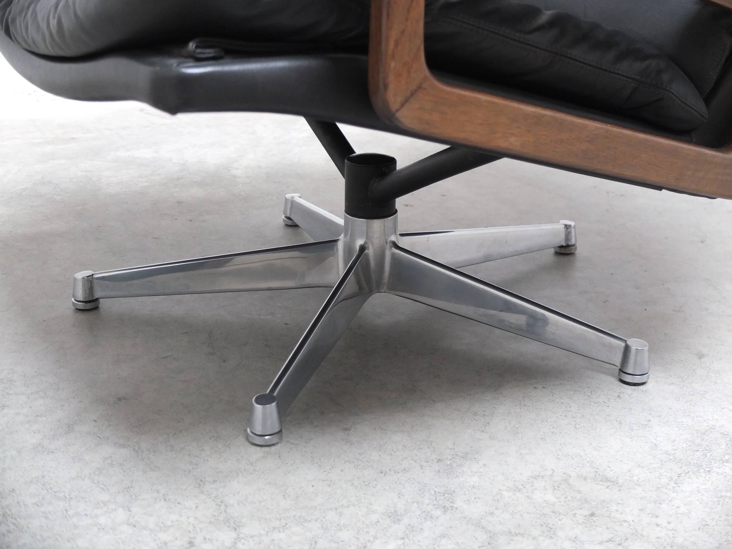 Iconic 'King' lounge chair by André Vandenbeuck for Strässle, 1960s