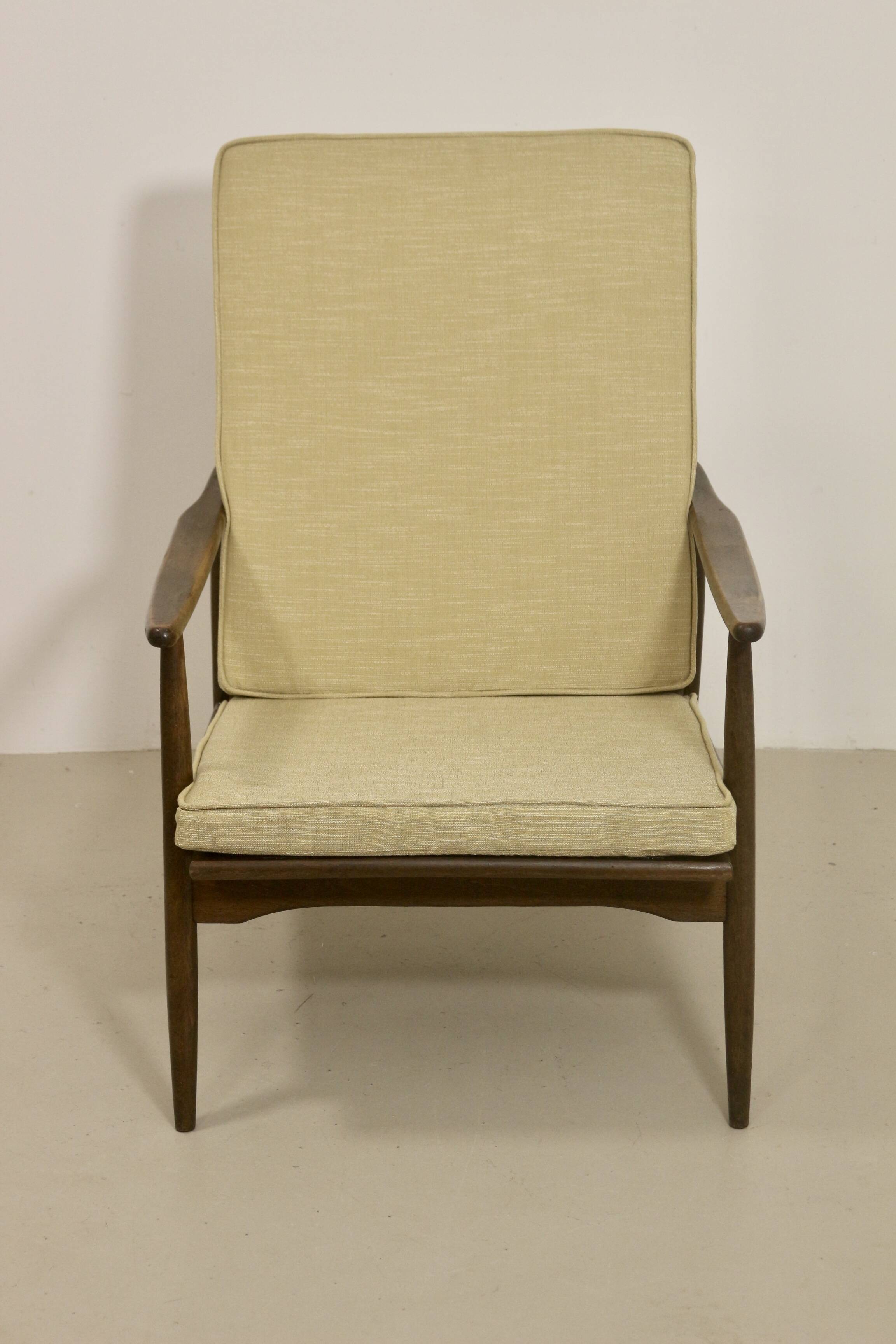 Scandinavian armchair 1960 curved armrests.