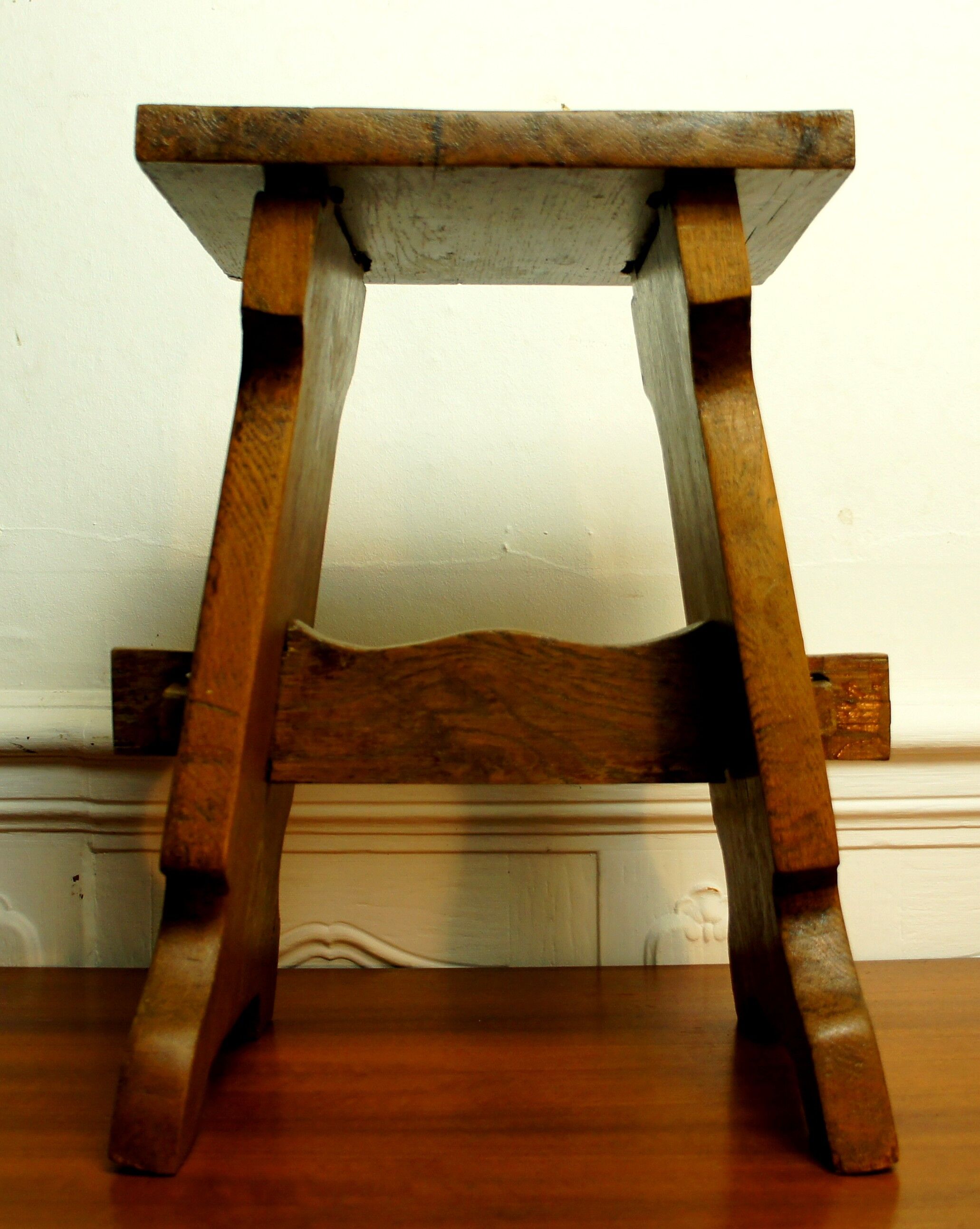 Sofa tip brutalist stool dlg Olavi Hanninen