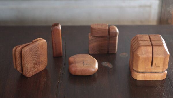 Accessoires fumeur bois signé Jacques Mauhin, nécessaire pour bureau