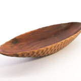 Coupe en bois scarifié en forme de pirogue