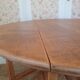 Drop-leaf gateleg table