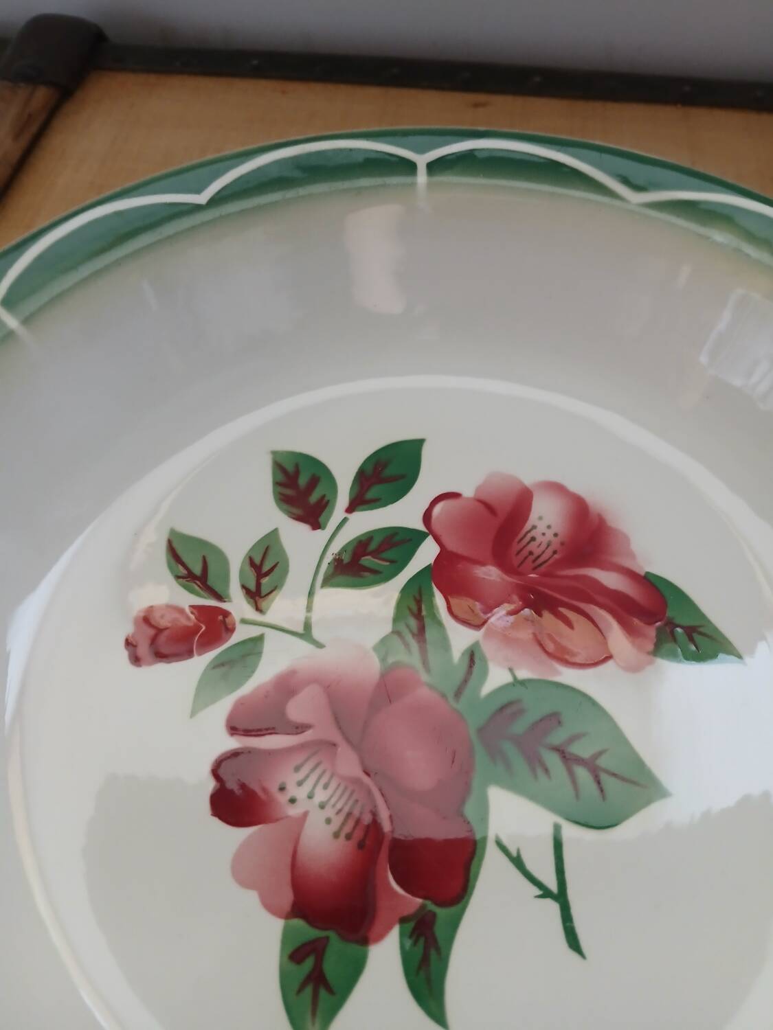 Round dish Digoin and Sarreguemines model "Mireille"