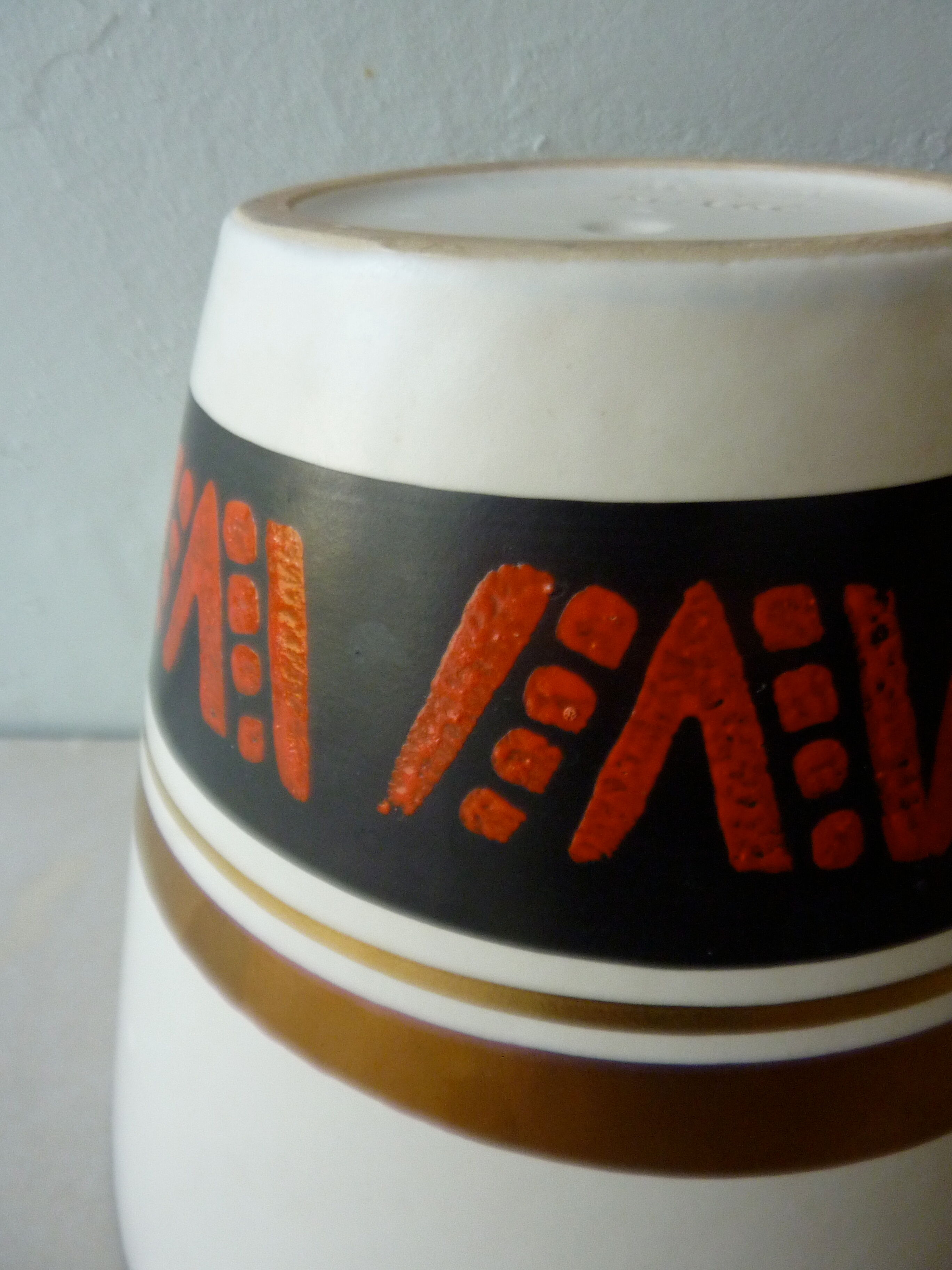 Ceramic pot cover from the 60s