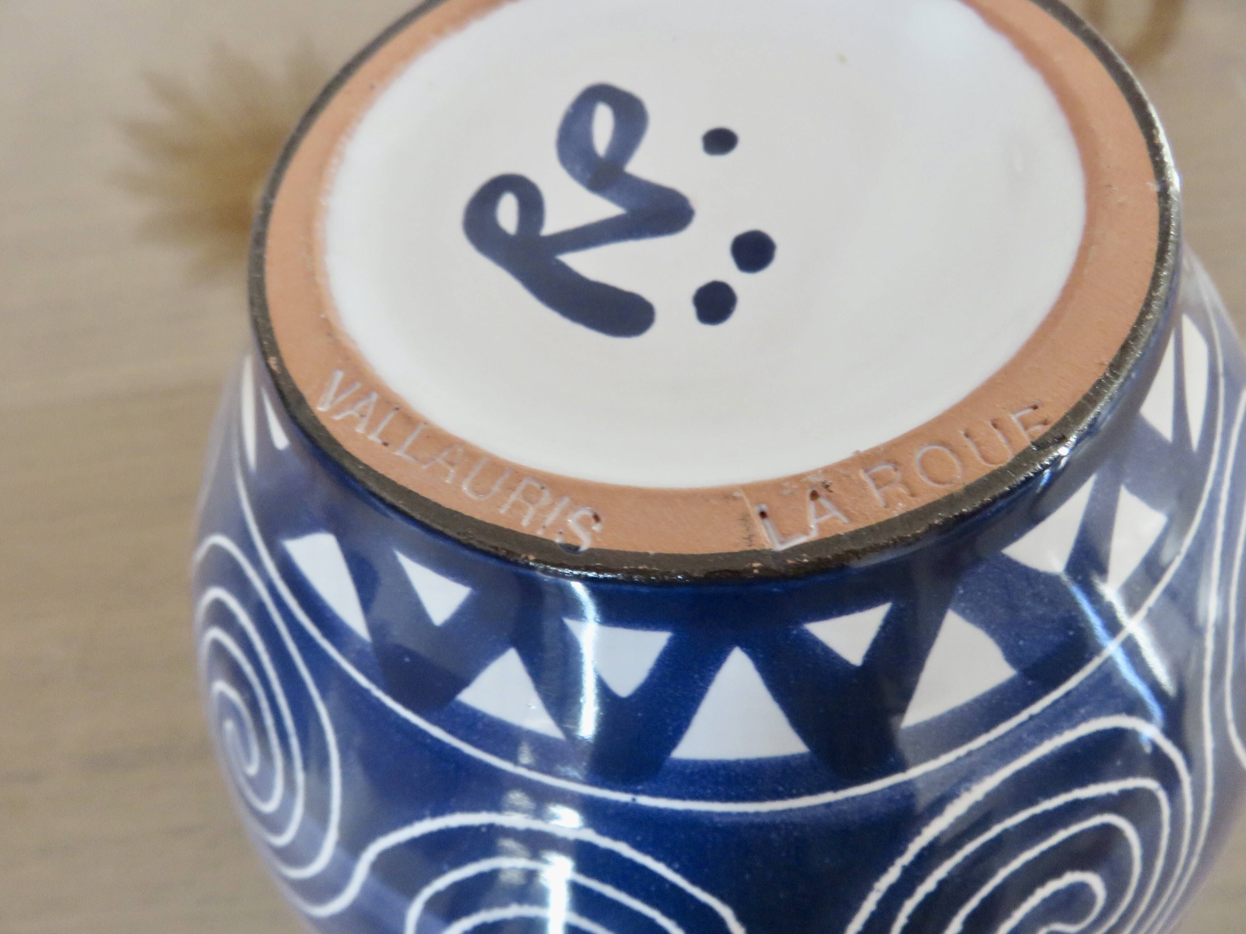 Pair of bowls by Robert Picault, La Roue Vallauris, very rare in blue and white.