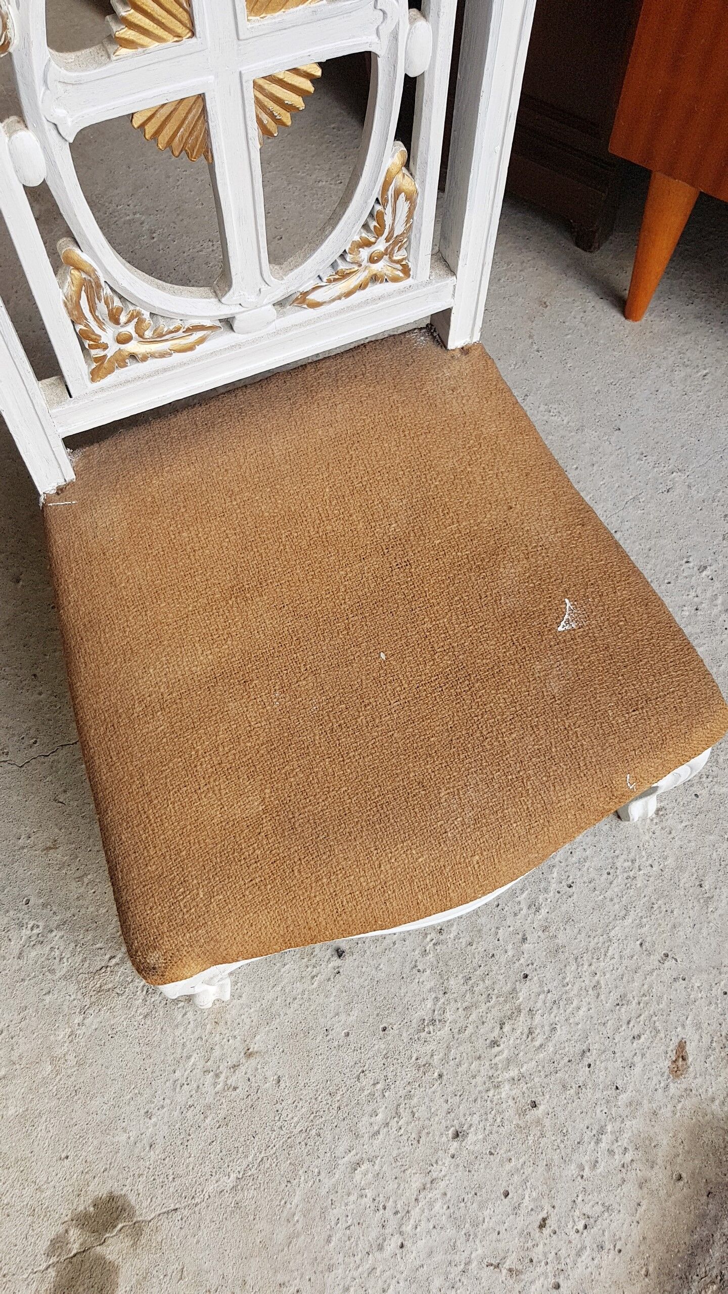 Prayer-god chair