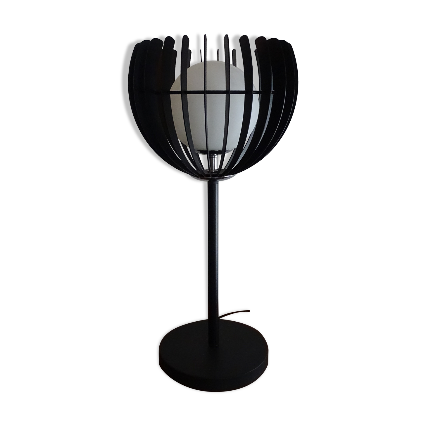 Design flower lamp 80's black metal - chromed metal globe ball - 55,5 cm