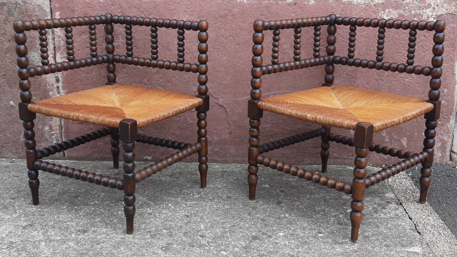 Pair of corner chairs or armchairs "fireplace corner" (Straw seat)