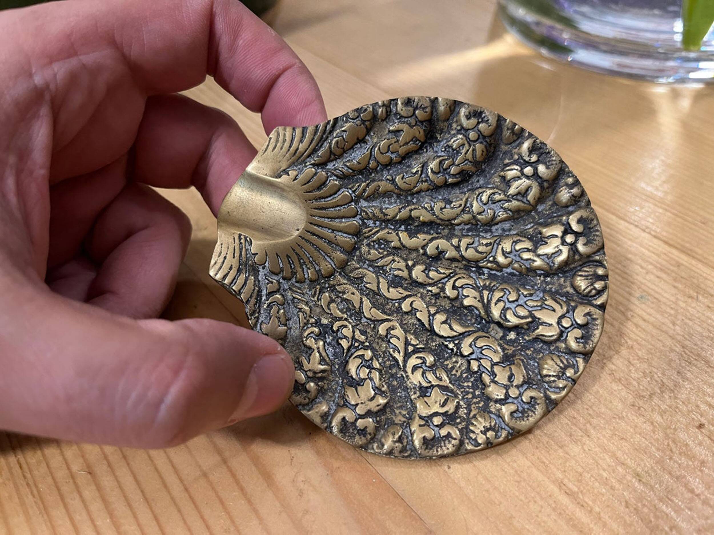 Cendrier en laiton design coquillage vintage