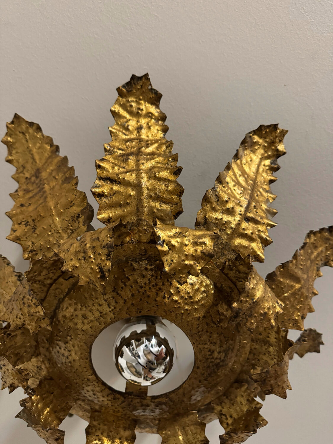 Plafonnier soleil fer forgé doré années 60