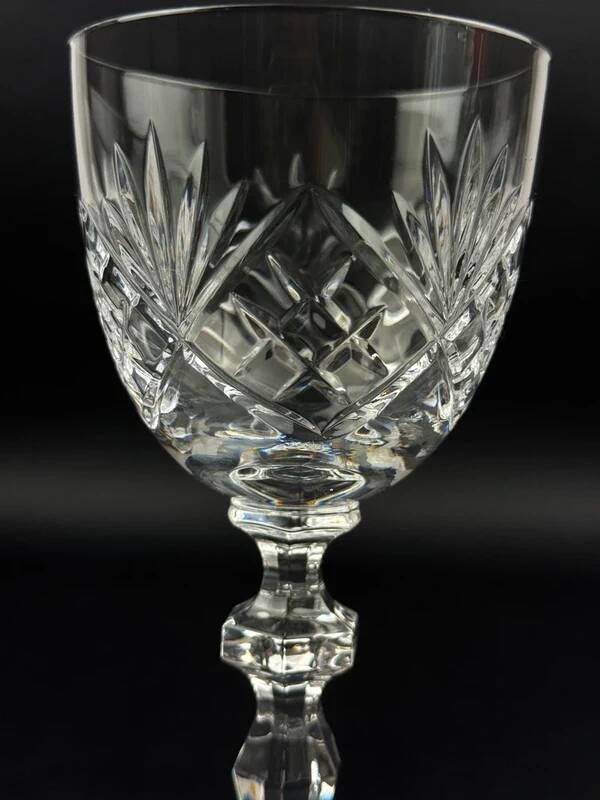 4 cut crystal wine glasses – Artisanat de Lorraine