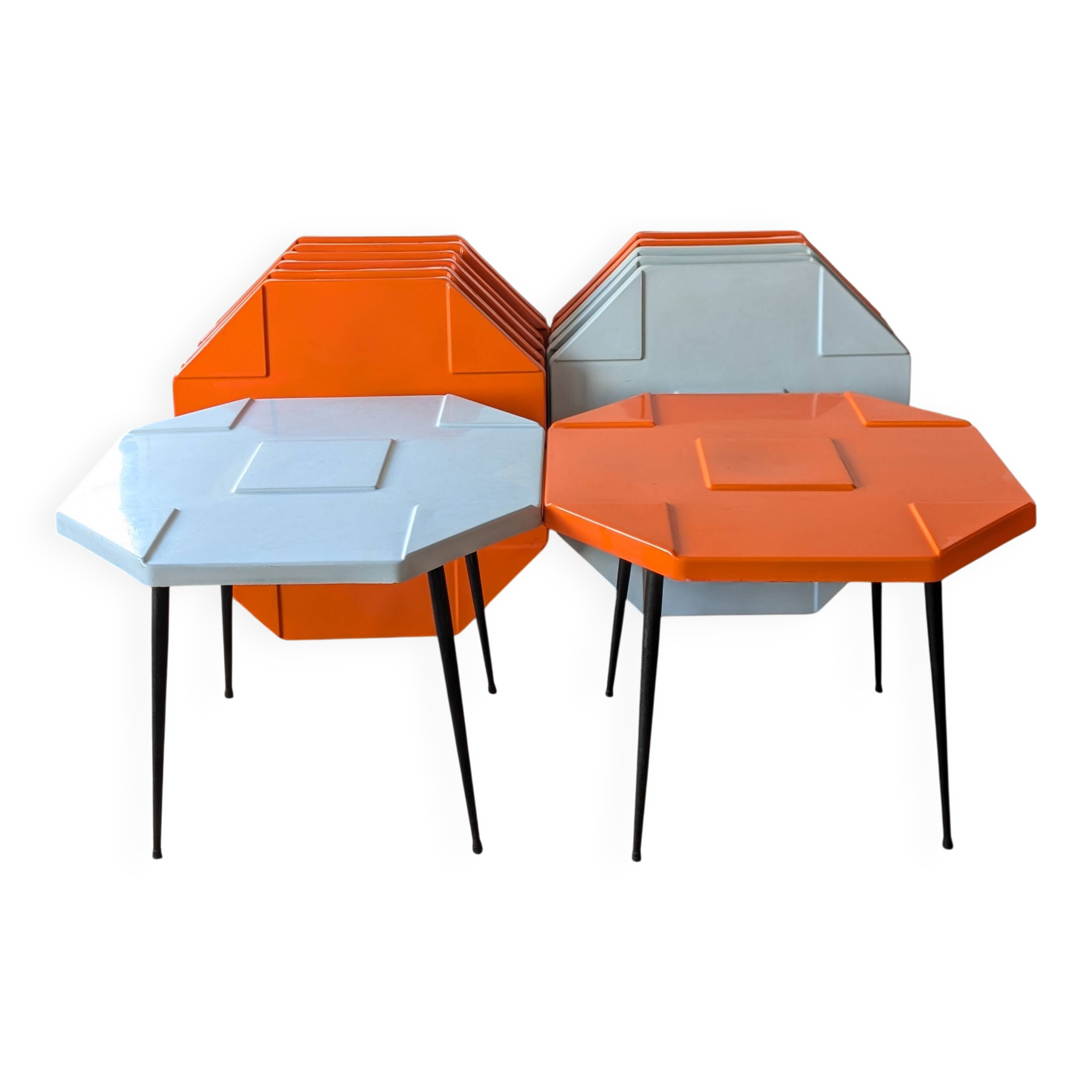Set of 15 fibreglass tables from the 70s (11 orange and 4 grey) space age