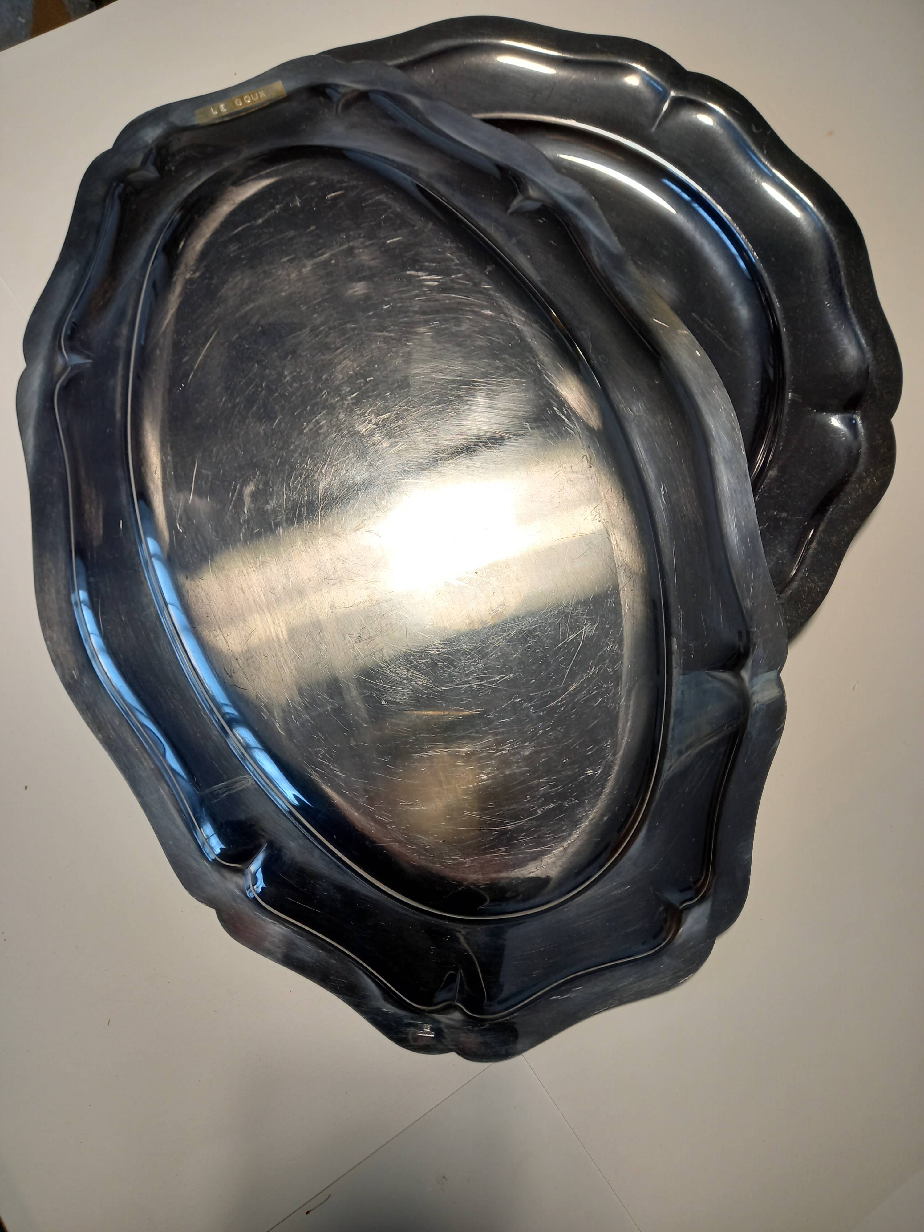 Set of 2 pewter trays