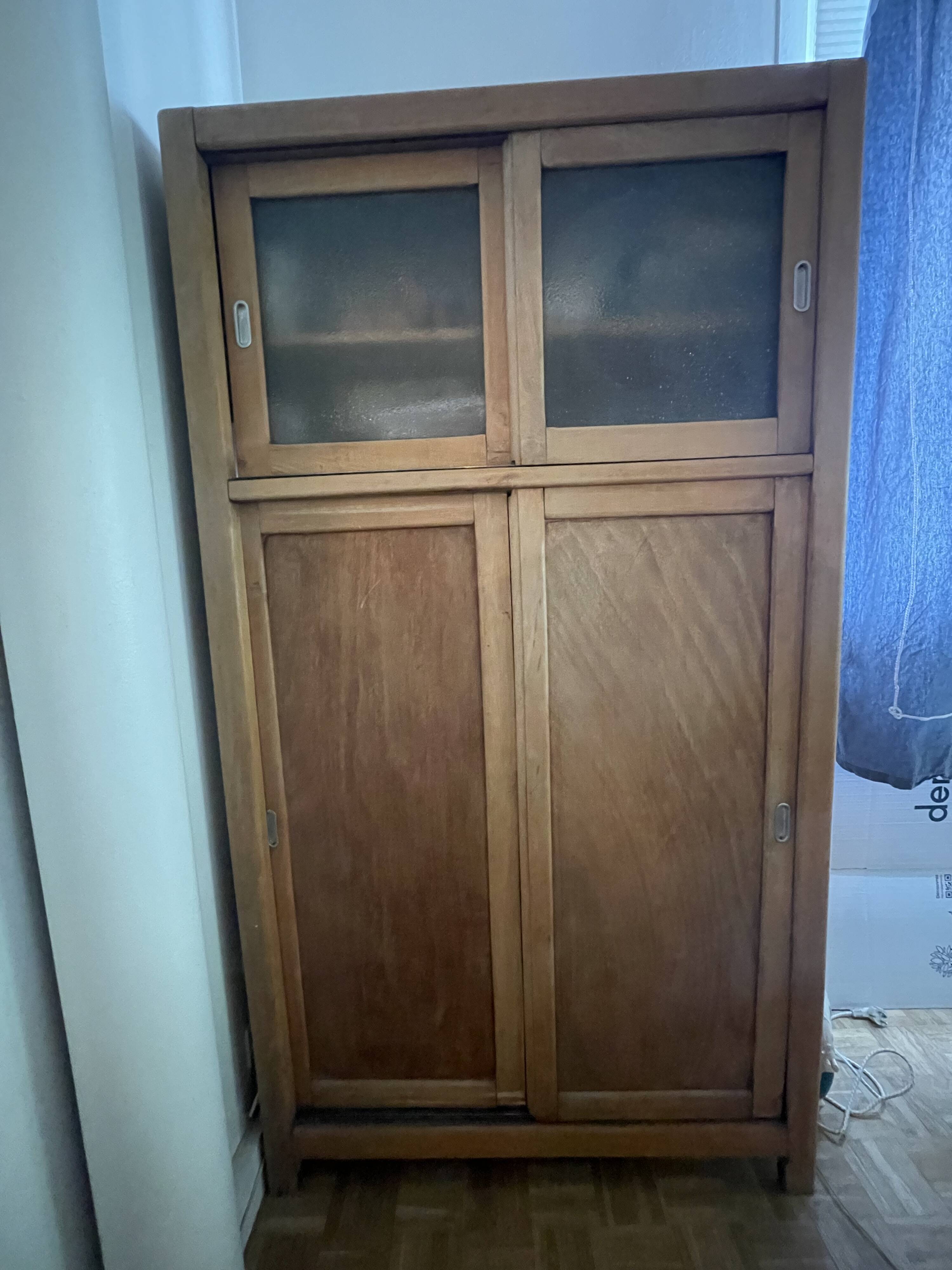 Armoire vintage d’écolier