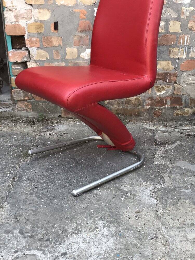 Purple cantilever armchair in tubular steel and upholstery fabric from the 1970s Mid-Century.
