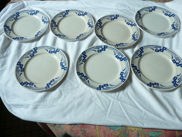 Set of 7 flat plates Moulin des Loups and Hamage model Comet