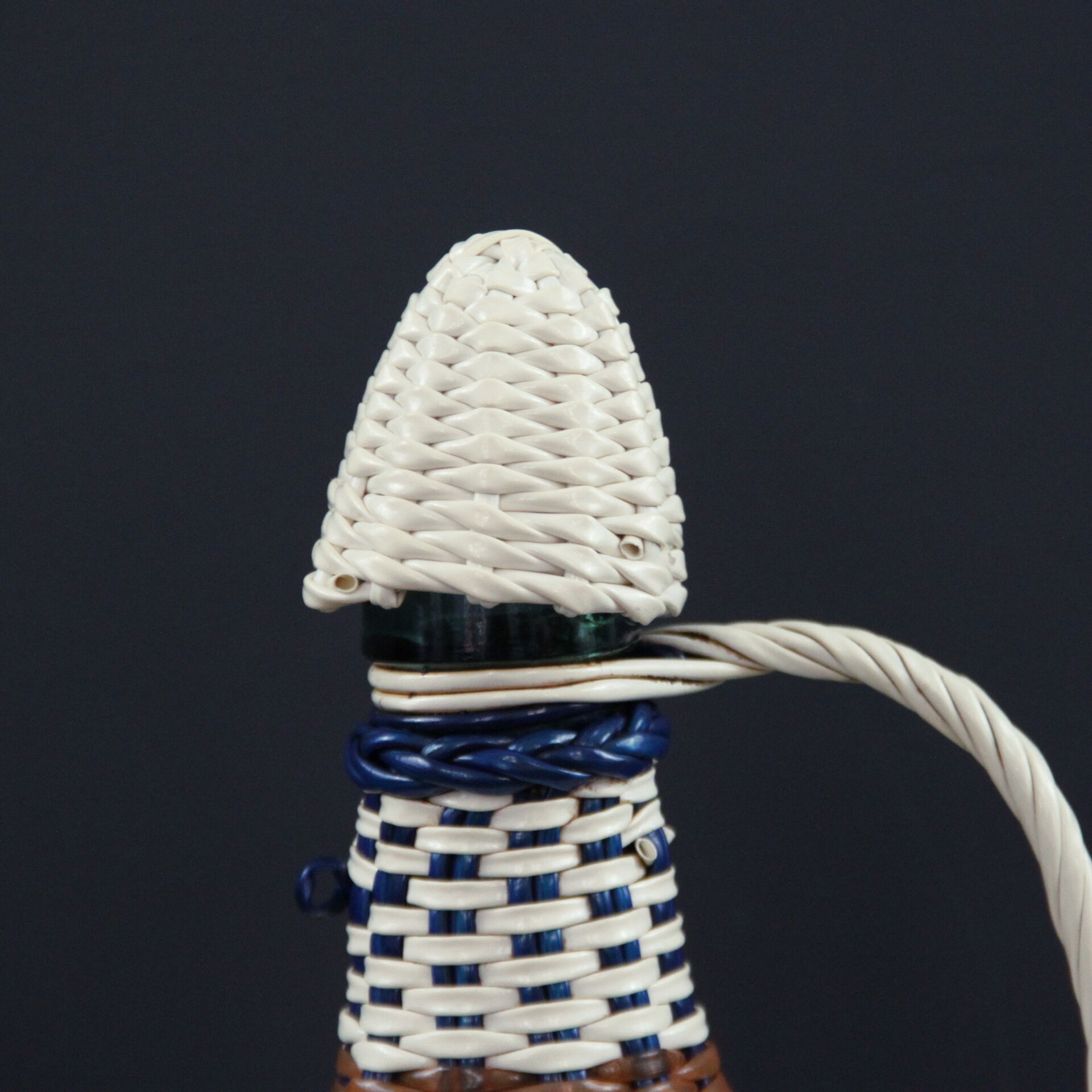 Bottle scoubidou braid raffia