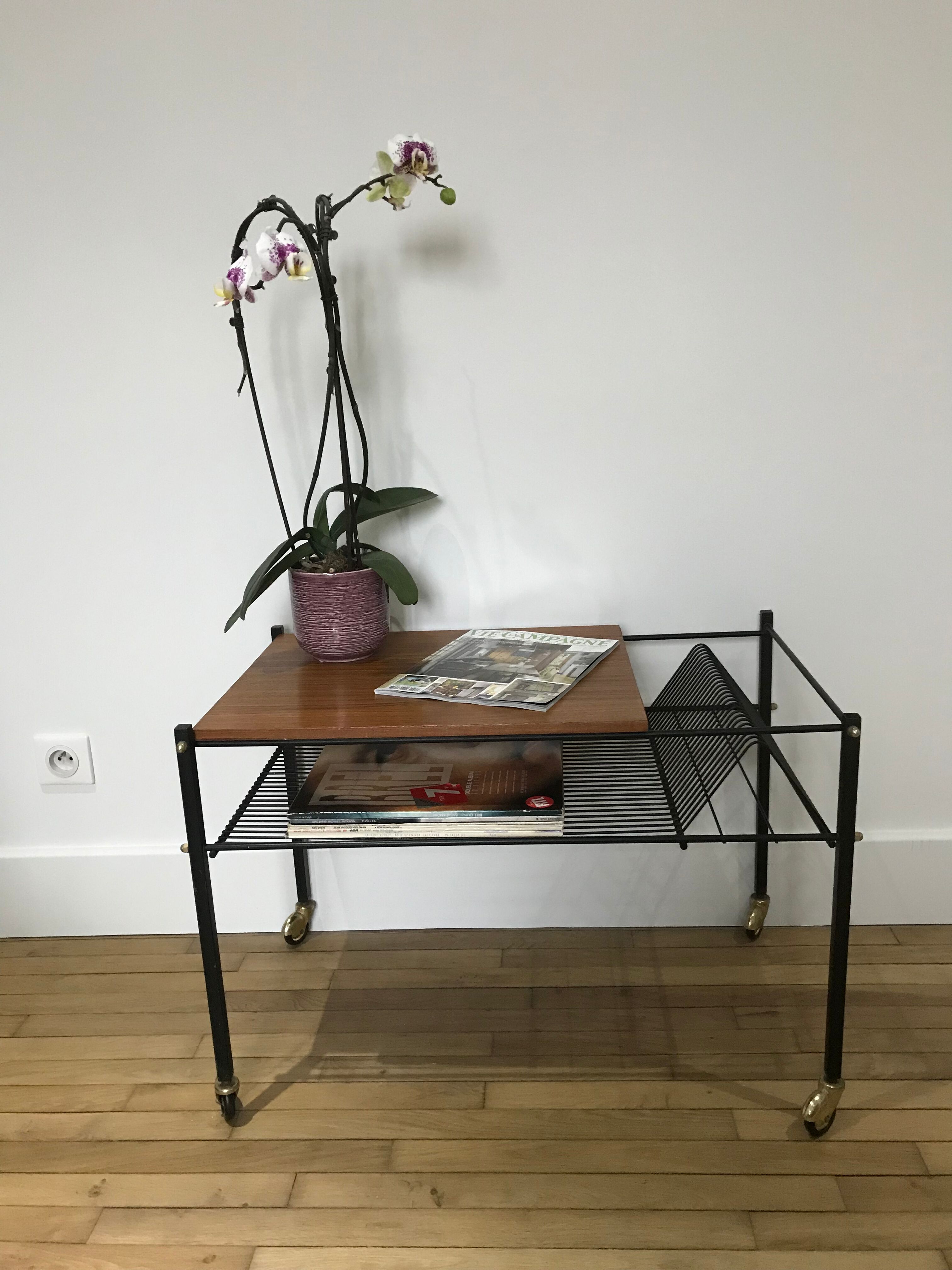Serving table