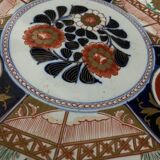 Large porcelain dish of Imari XIXth floral decoration