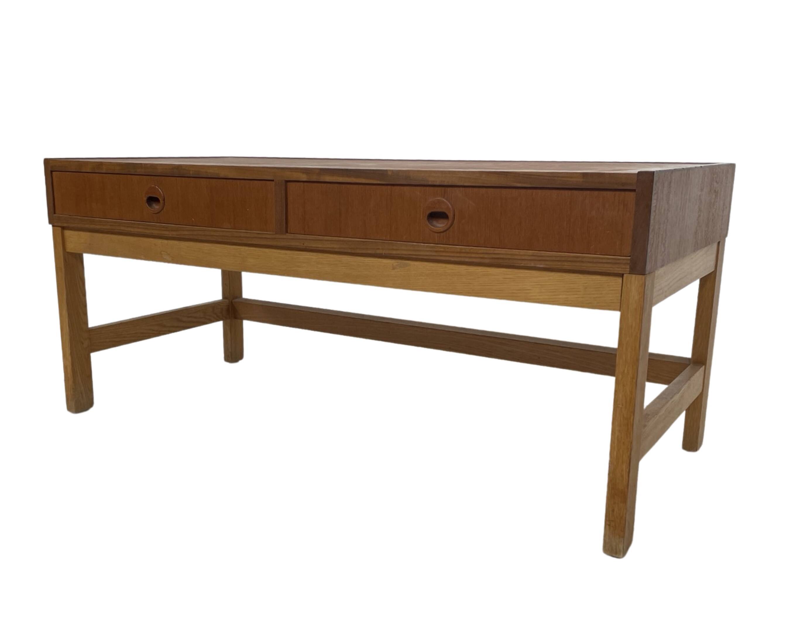 Meuble bas vintage danois modèle 1960, placage de teck