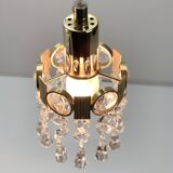 Deux suspensions en laiton doré et cristal, par Palwa, design 1960, Hollywood Regency.