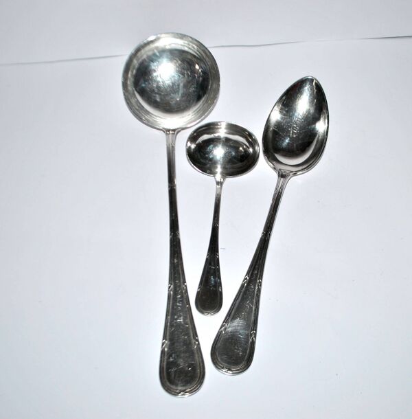 3 cuillères à sauce et louche Rubans croisés nœuds en métal argenté Reneka