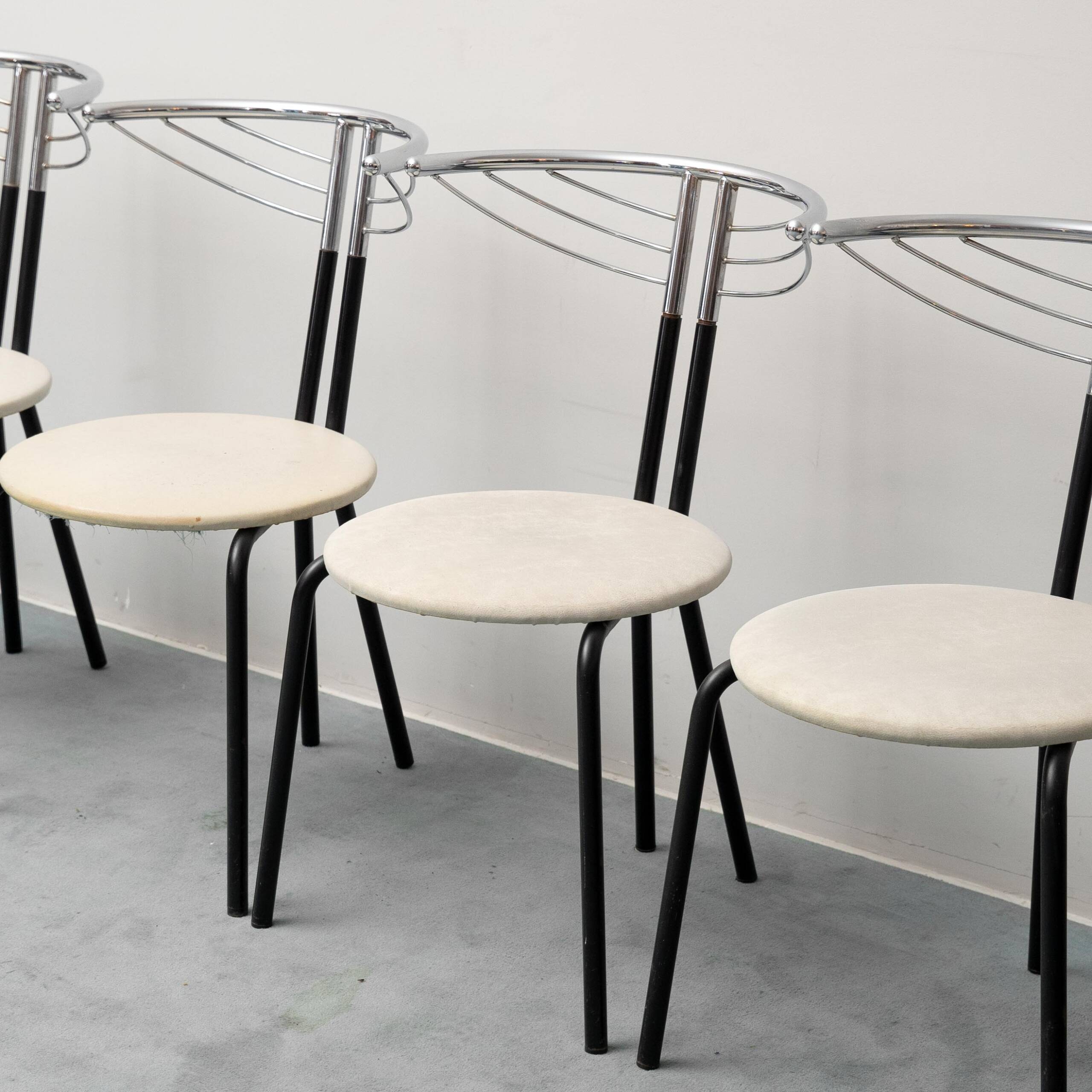 Set of 6 vintage chairs in chromed metal and white fabric, 1980s modernism