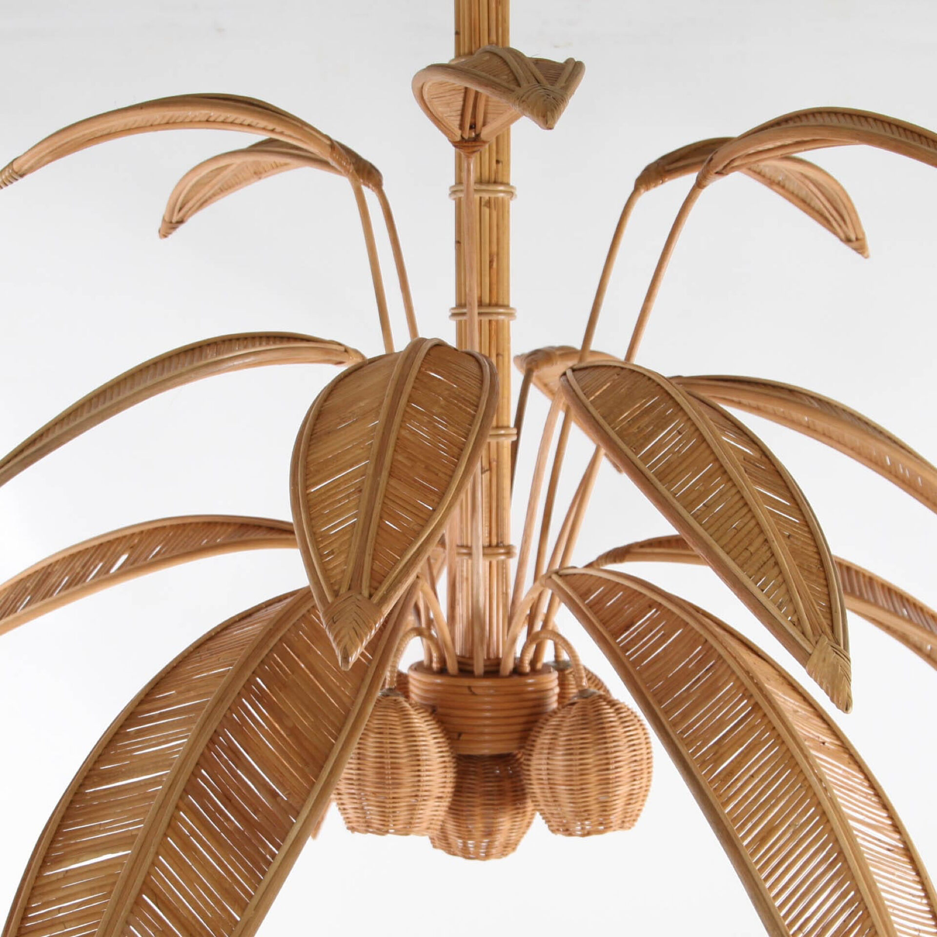 Grand lustre « cocotier » « palmier » en rotin