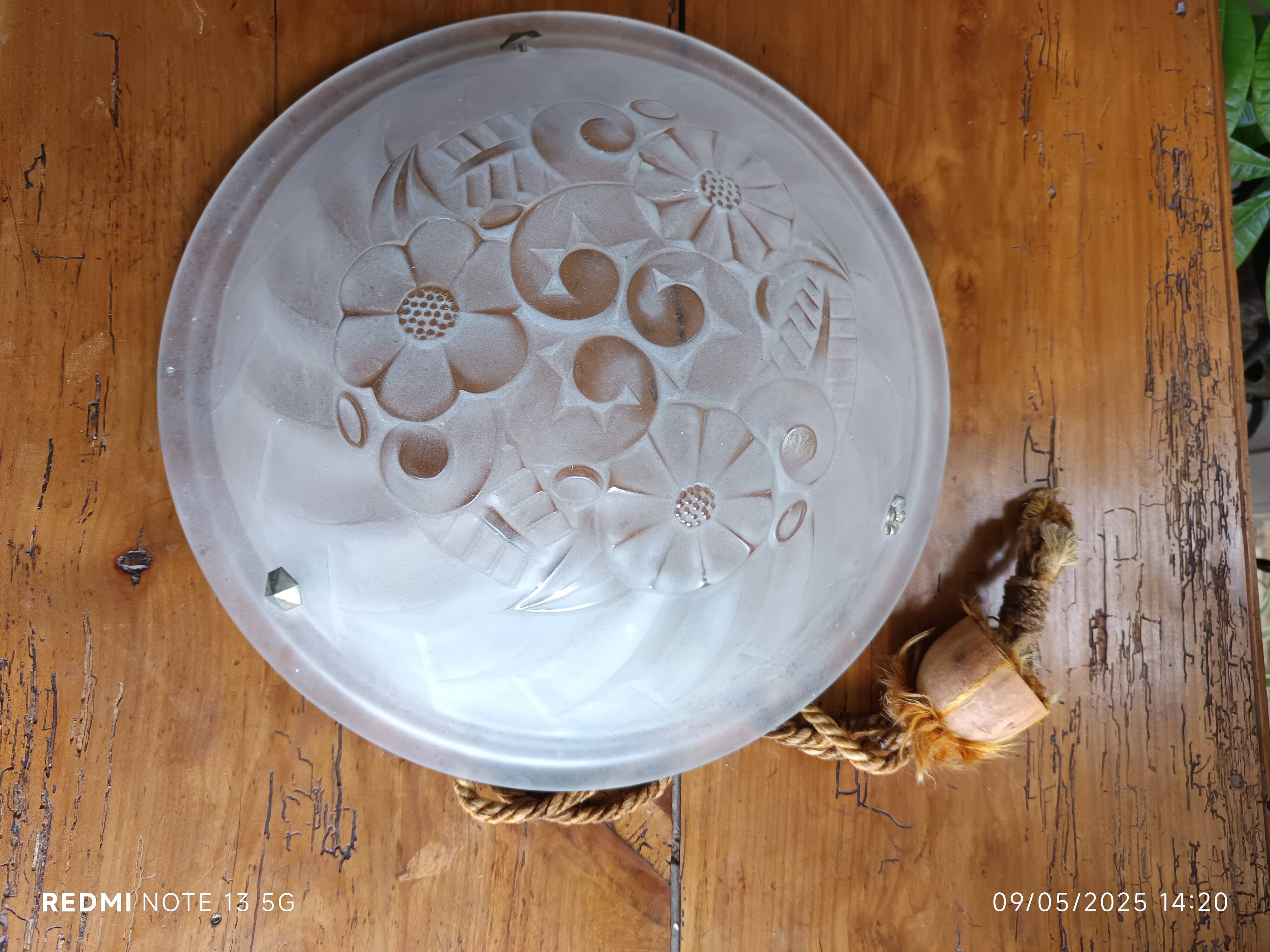 glass paste basin suspension