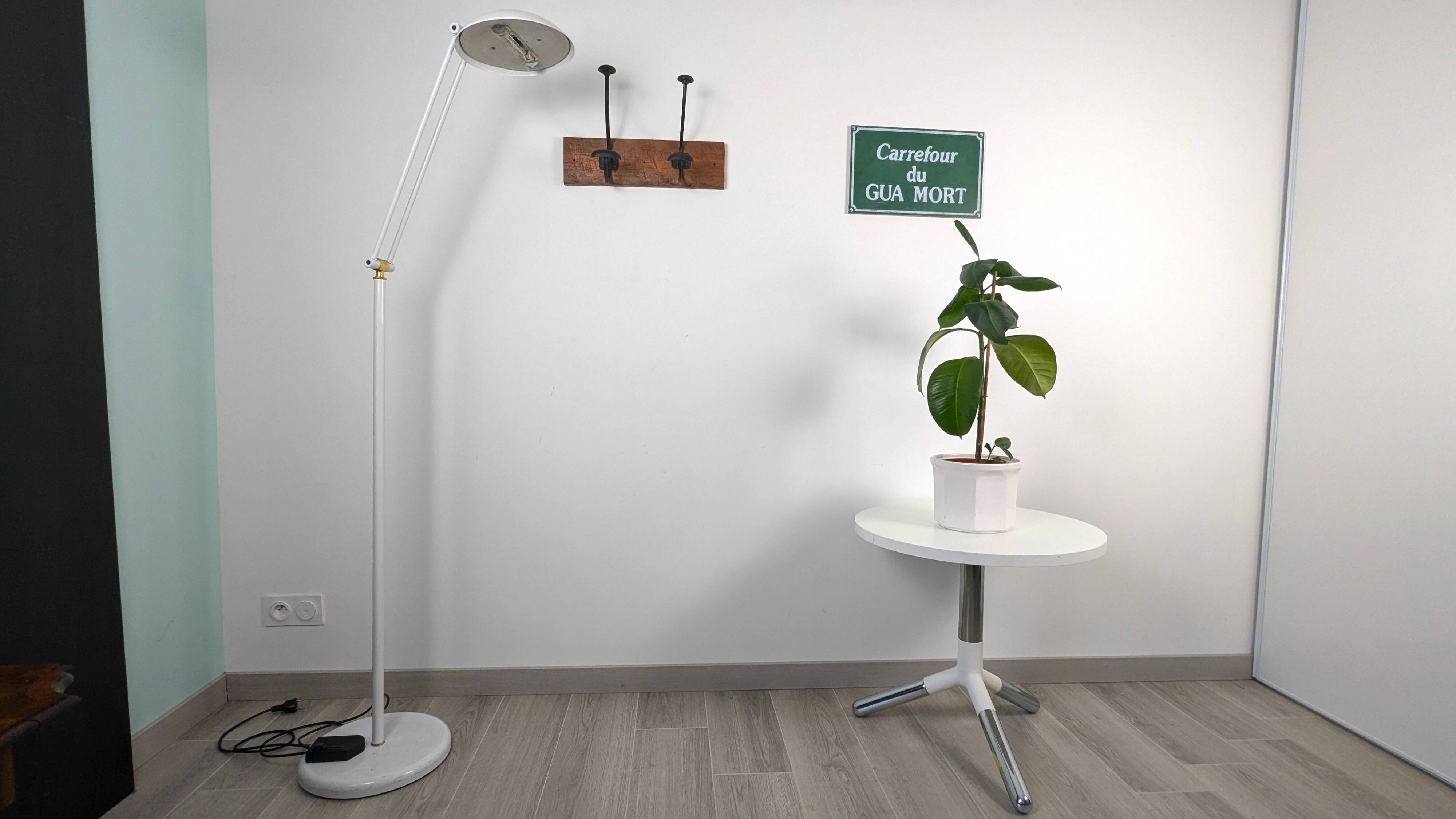 Matéria white side table, contemporary design, chrome-plated metal
