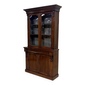 Victorian 2-body bookcase in 19th century mahogany