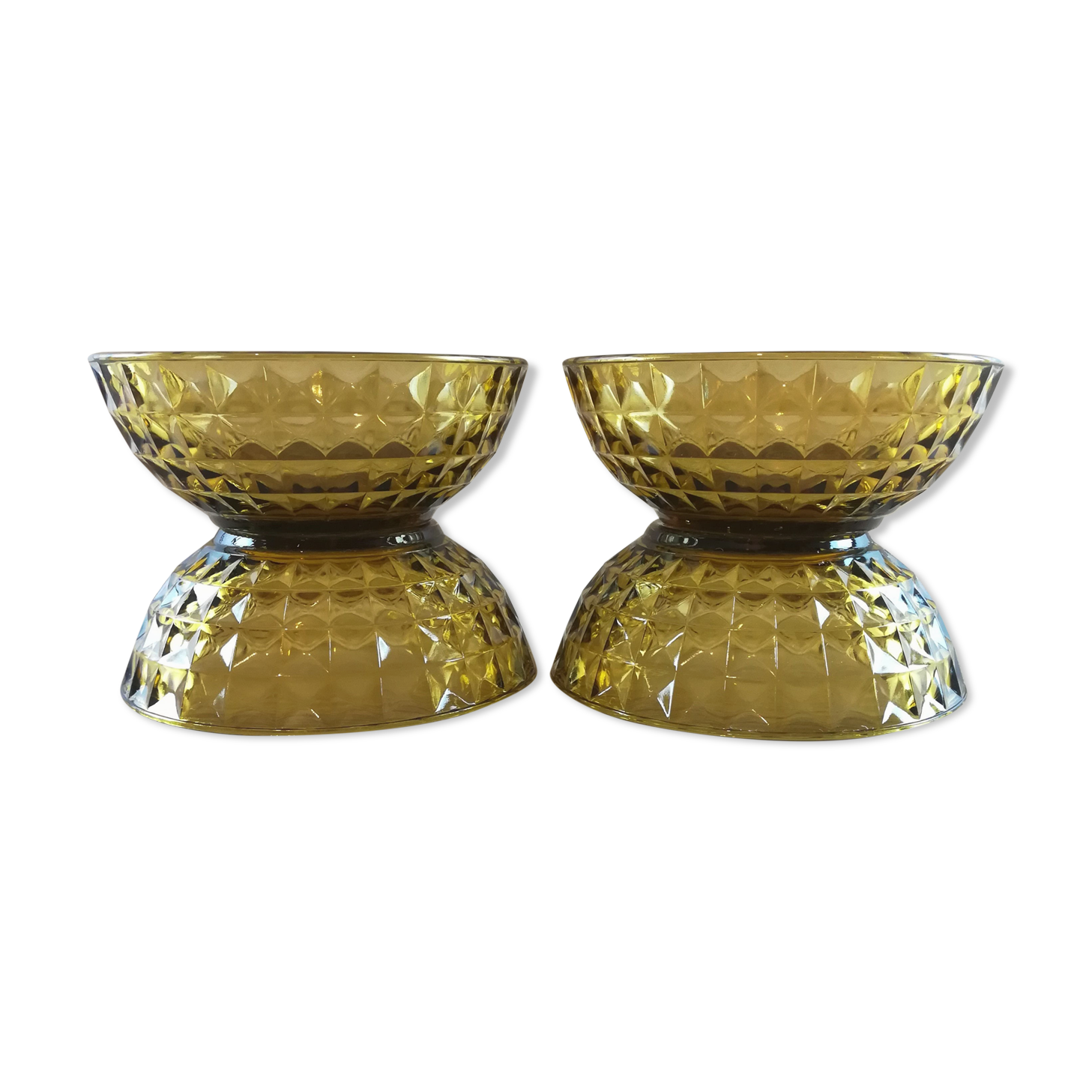 4 amber cups