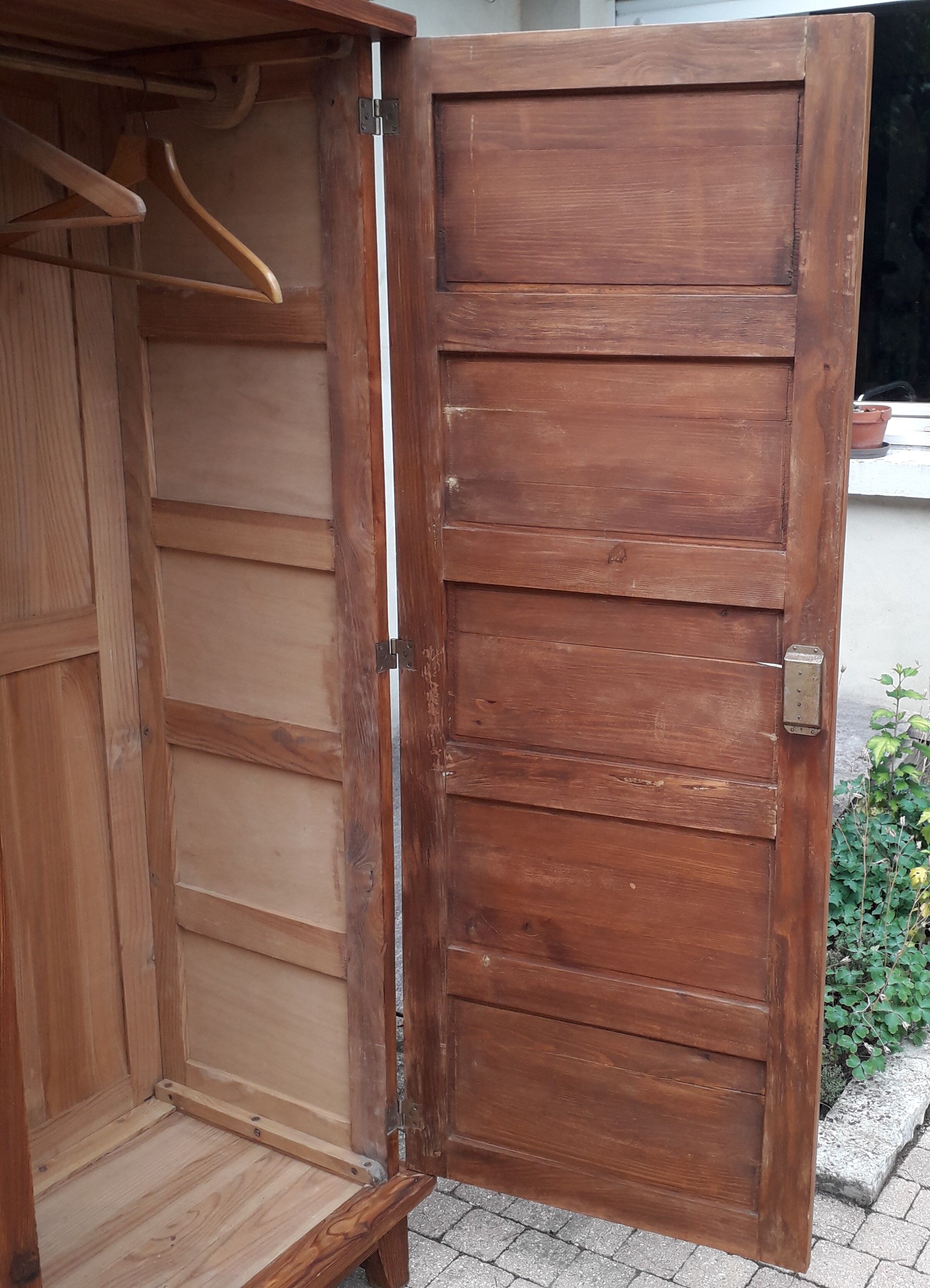 Wardrobe Rene Gabriel