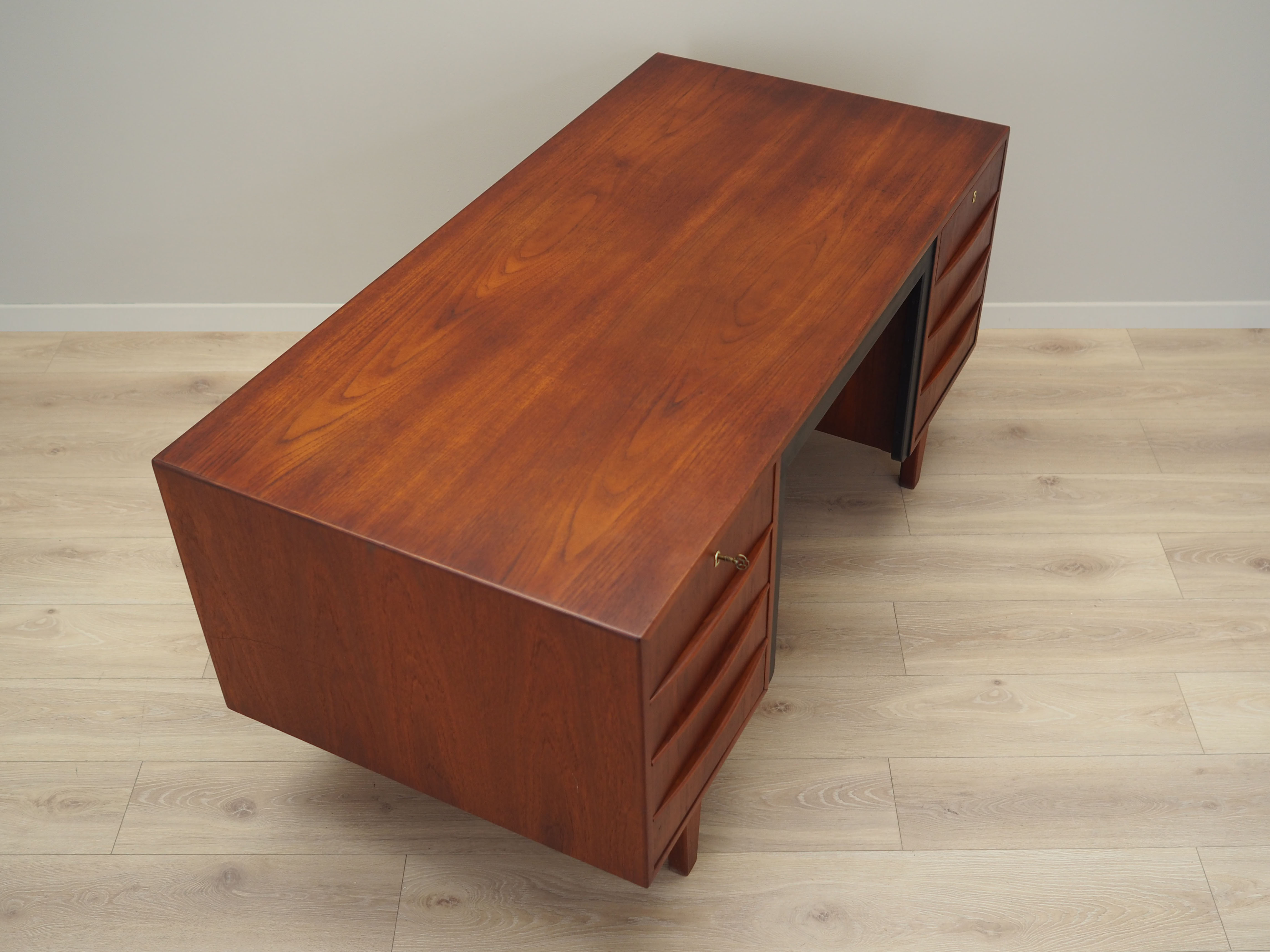 Teak desk, Danish design, 1970s, made in Denmark