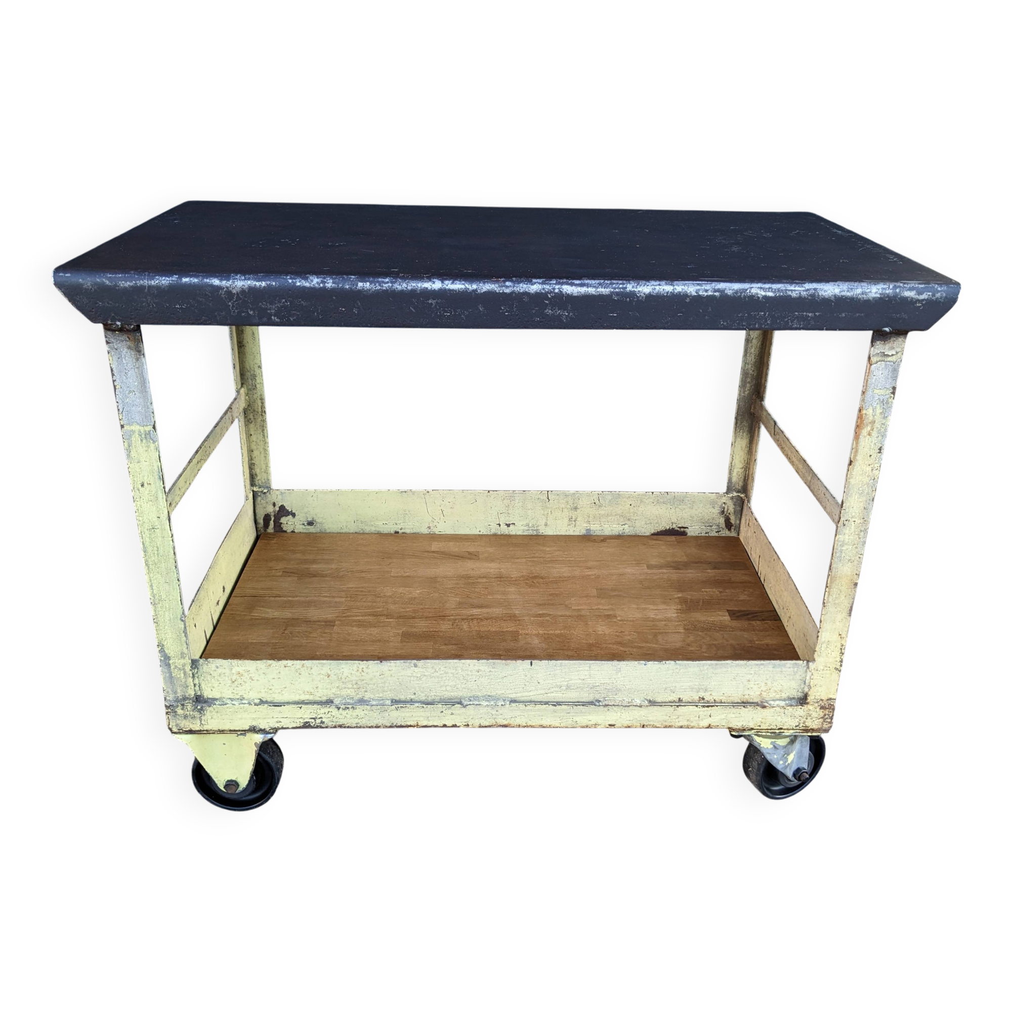 Renault workshop trolley from the 1950s, industrial spirit and original patina.