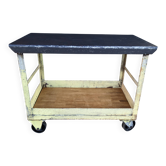 Renault workshop trolley from the 1950s, industrial spirit and original patina.