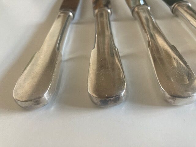 Set of 7 knives from brasserie Vieux Paris Cluny Ravinet Denfert 1960