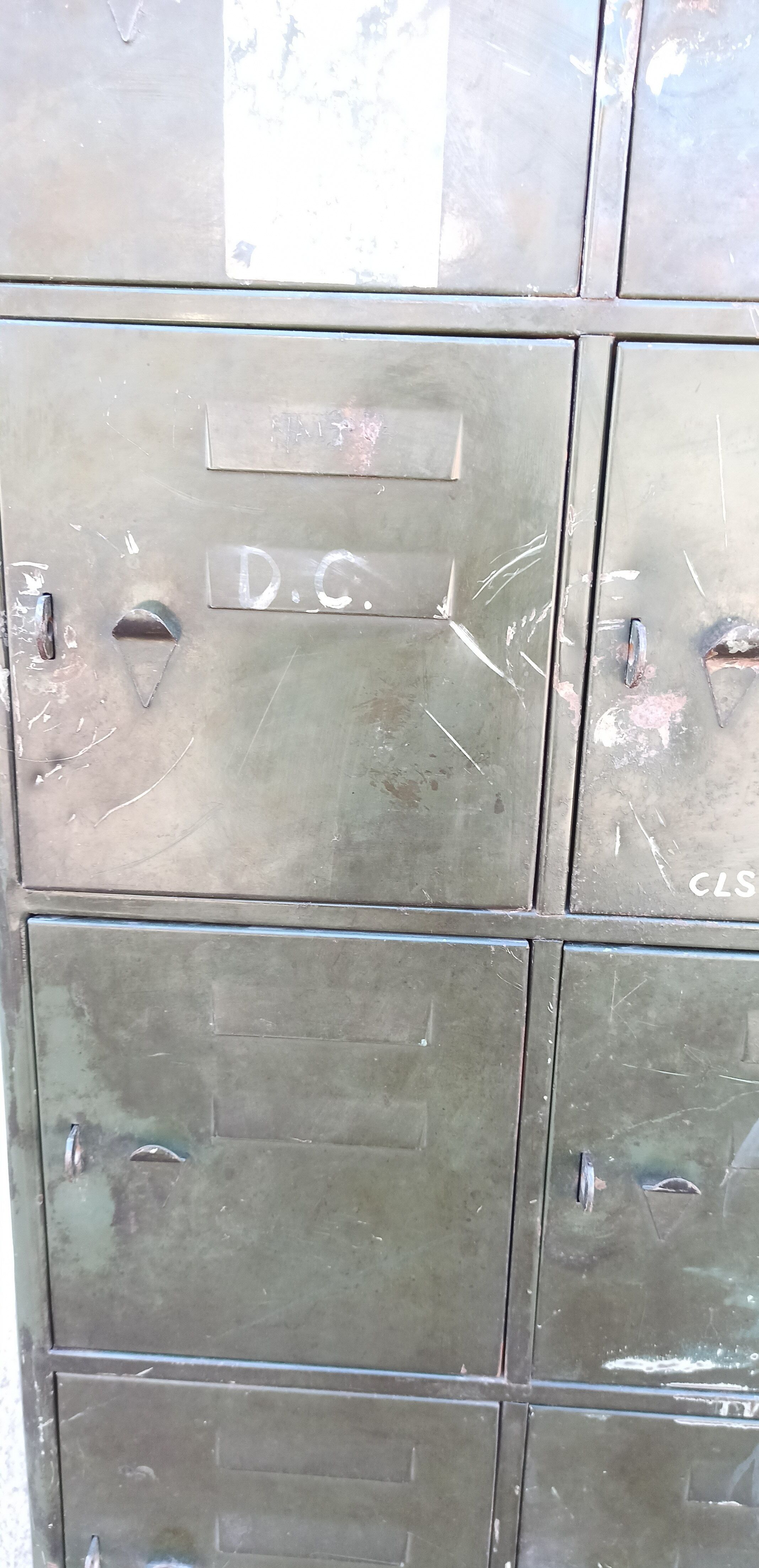 Antique metal cabinet - 18 lockers