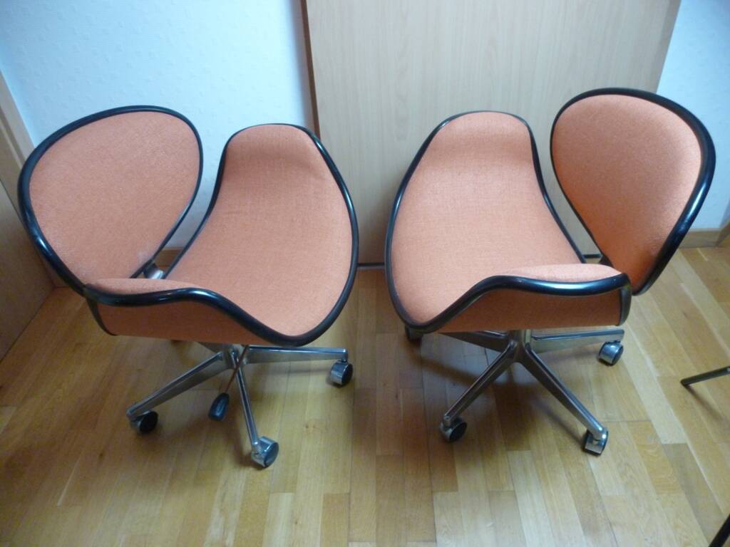 Pair of tulip swivel armchairs by Pierre Paulin for Artifort