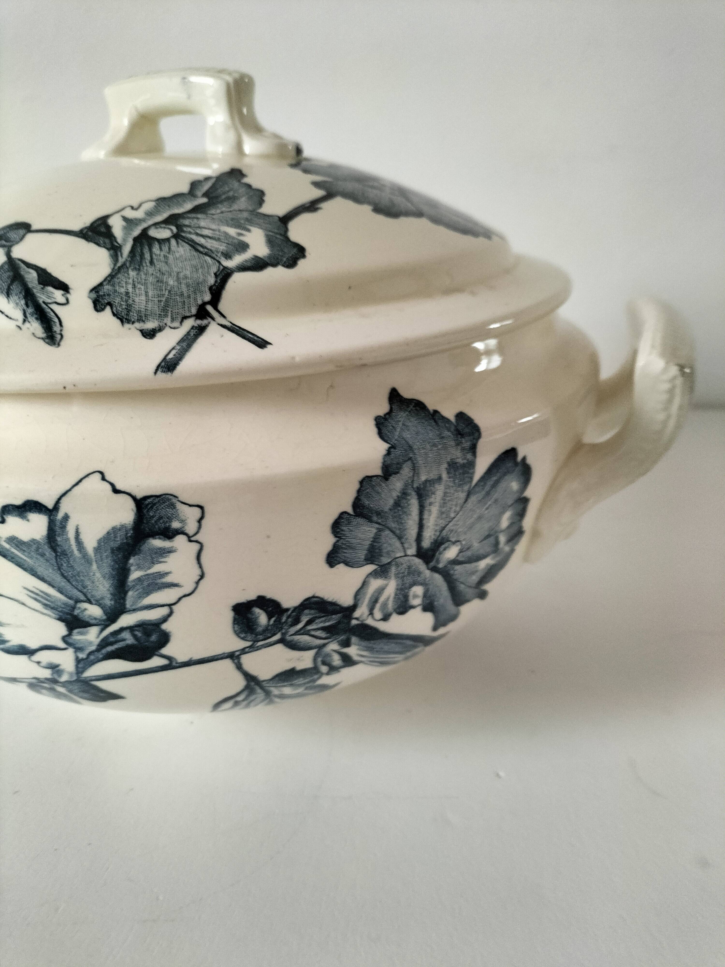 Lion Soup Tureen – Blue-grey Hollyhocks 1890-1920