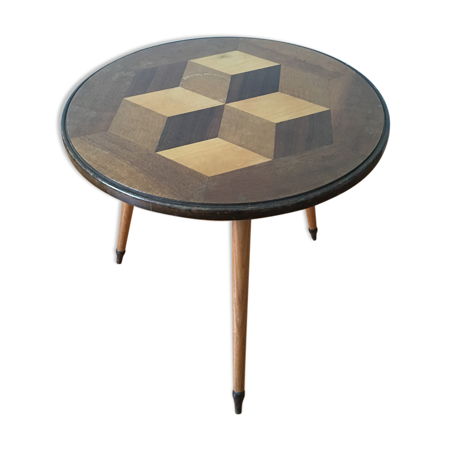 Tripod table