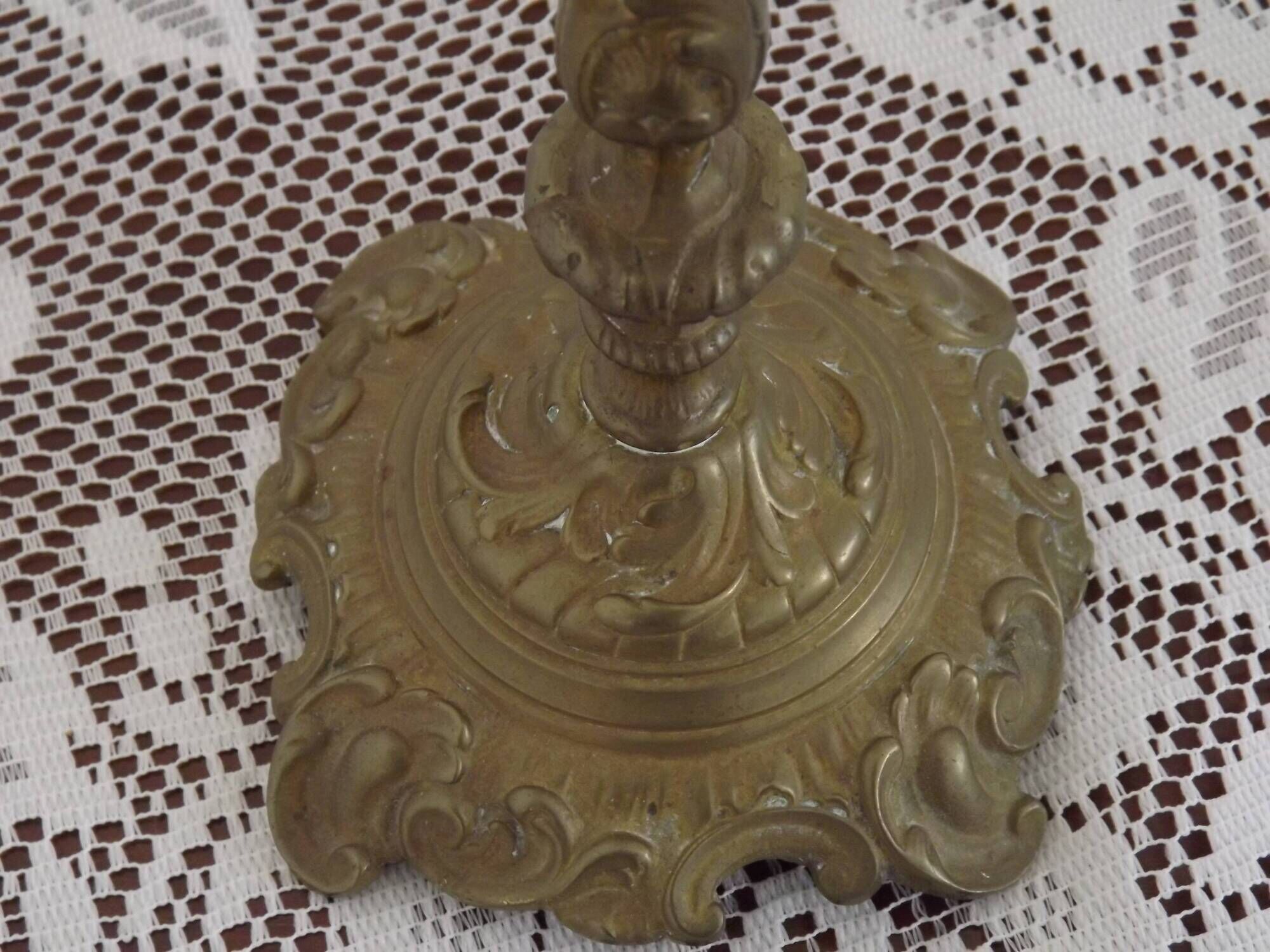 French Vintage Bronze Candlestick With Lovely Acanthus Leaf Detail 5165